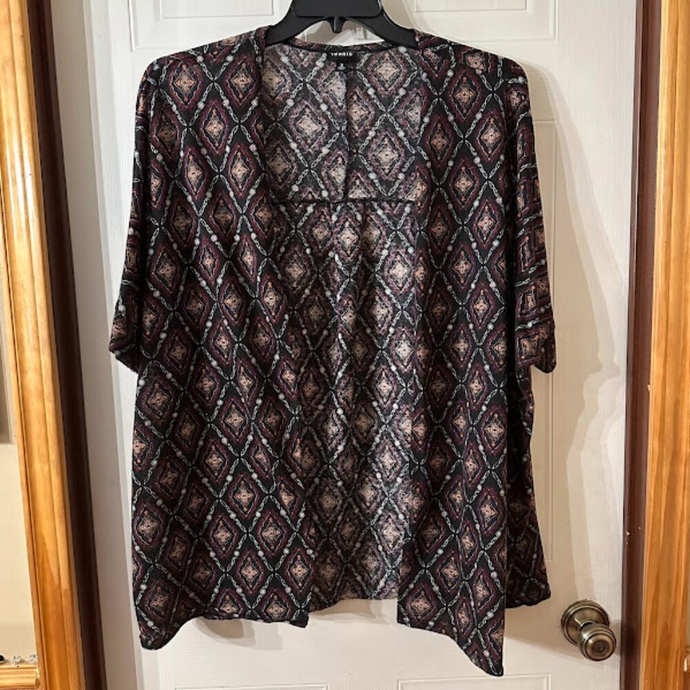 {Plus Size} Torrid Shrug~ Size 3~ Black, Red, Orange Argyle Print (G22)